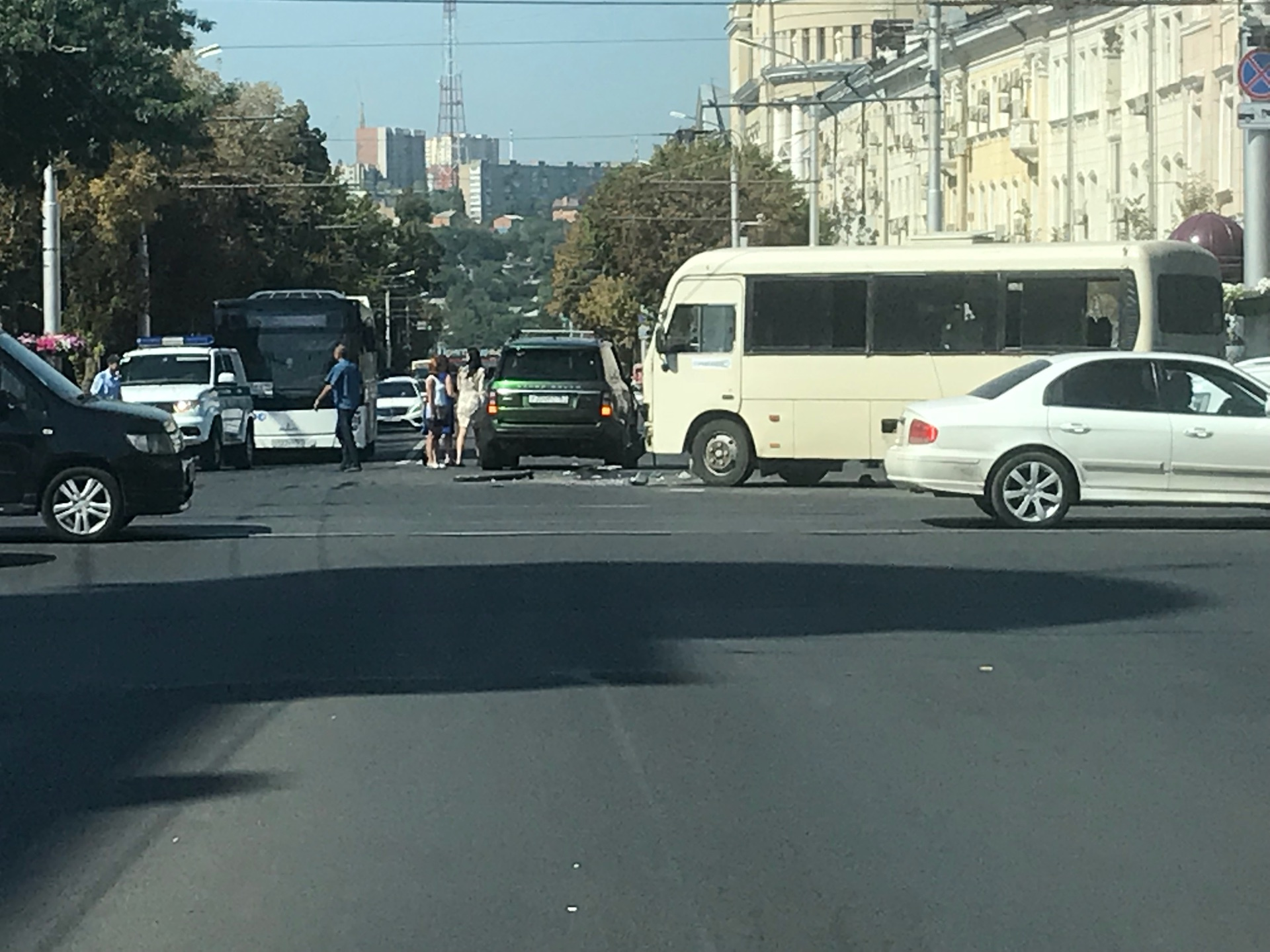 В ДТП пострадал единственный в Ростове Range Rover Сhameleon В ДТП пострадал единственный в Ростове Range Rover Сhameleon