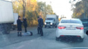 Лежал посреди дороги и не двигался: в Ярославле сбили пешехода