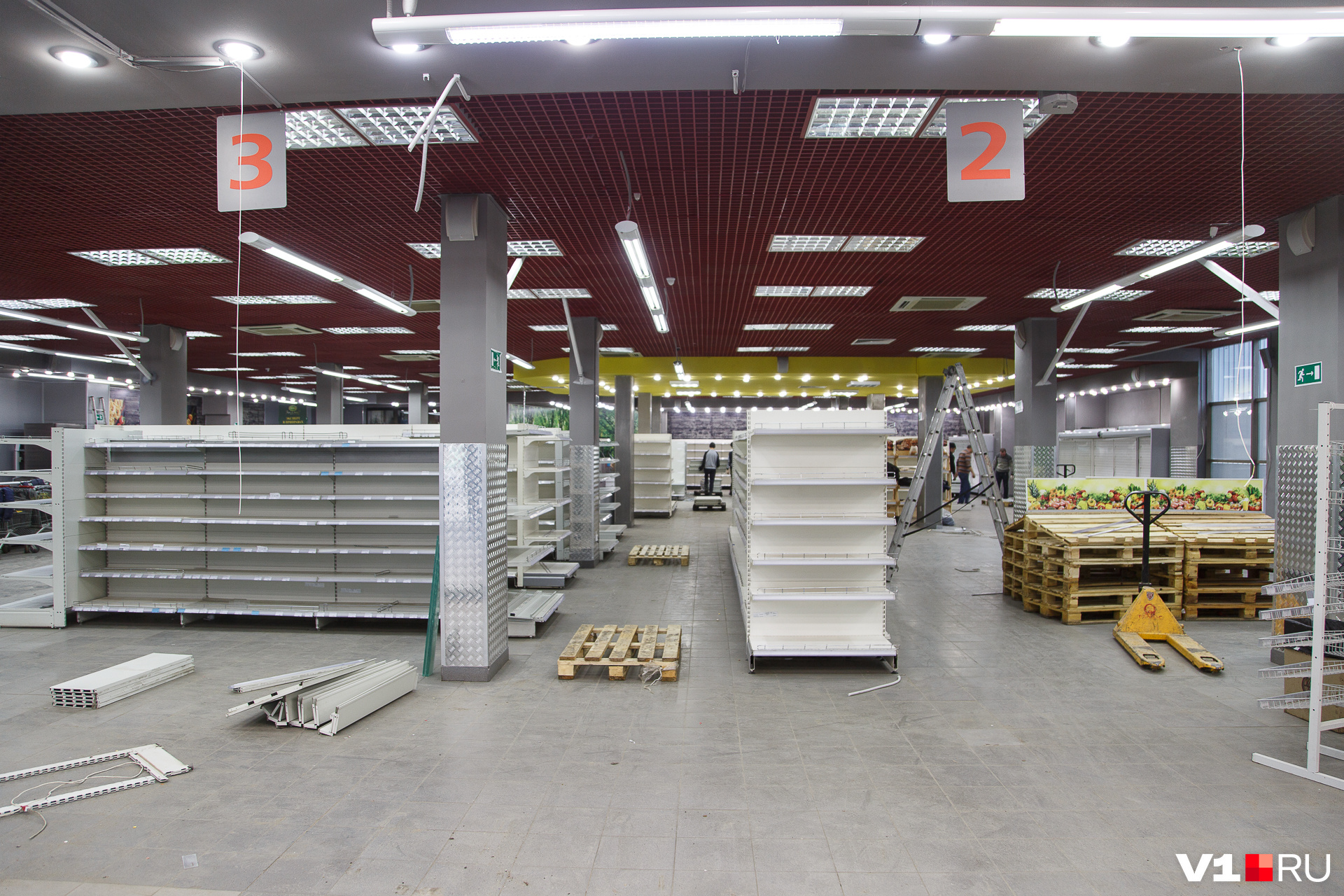 Достигнуть «совершеннолетия» супермаркету на Ткачёва не удалось
