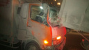 Самосвал и два грузовика собрались в «паровозик» на Дуси Ковальчук