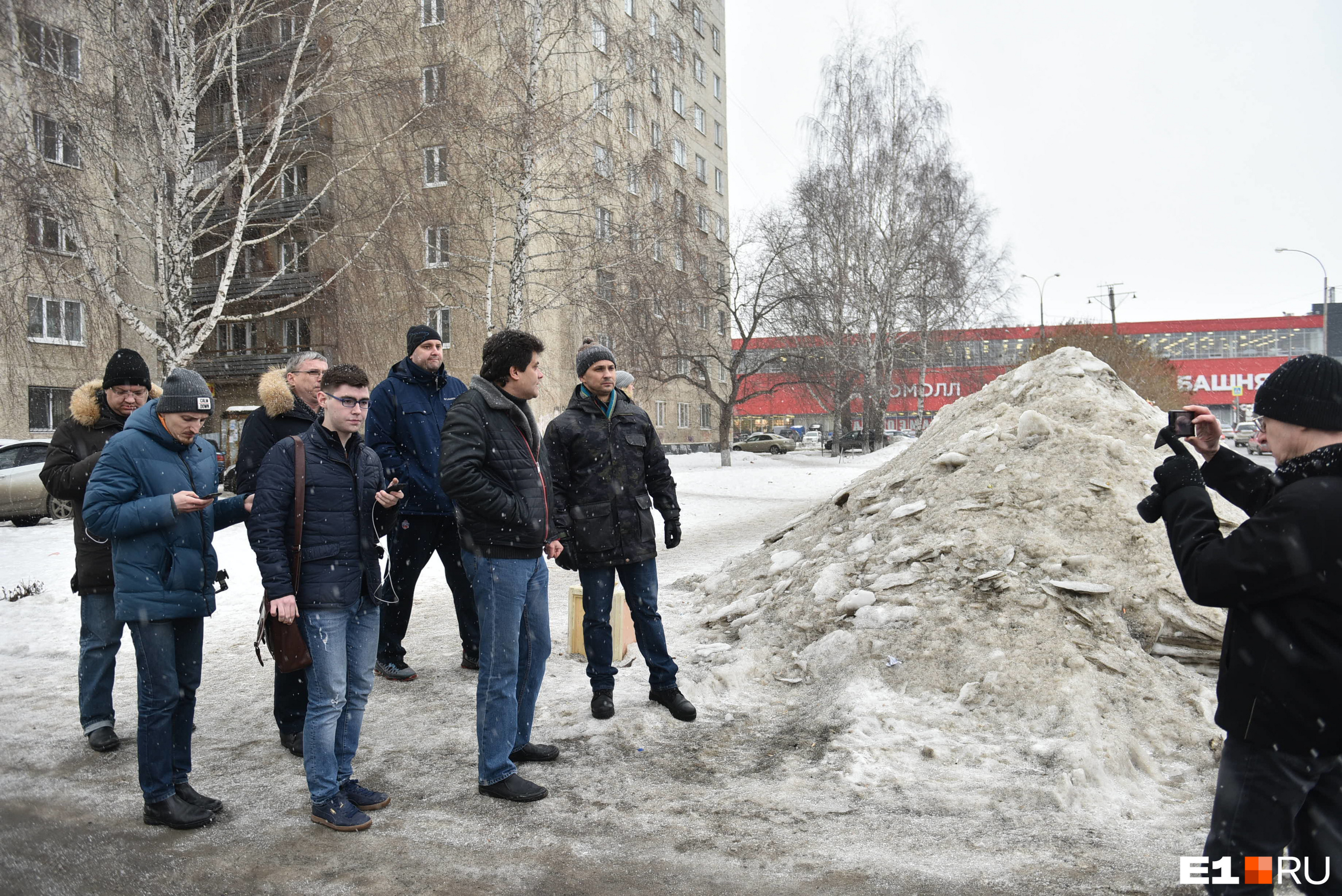 Каждый екатеринбуржец должен знать, на чьей земле лежит куча снега