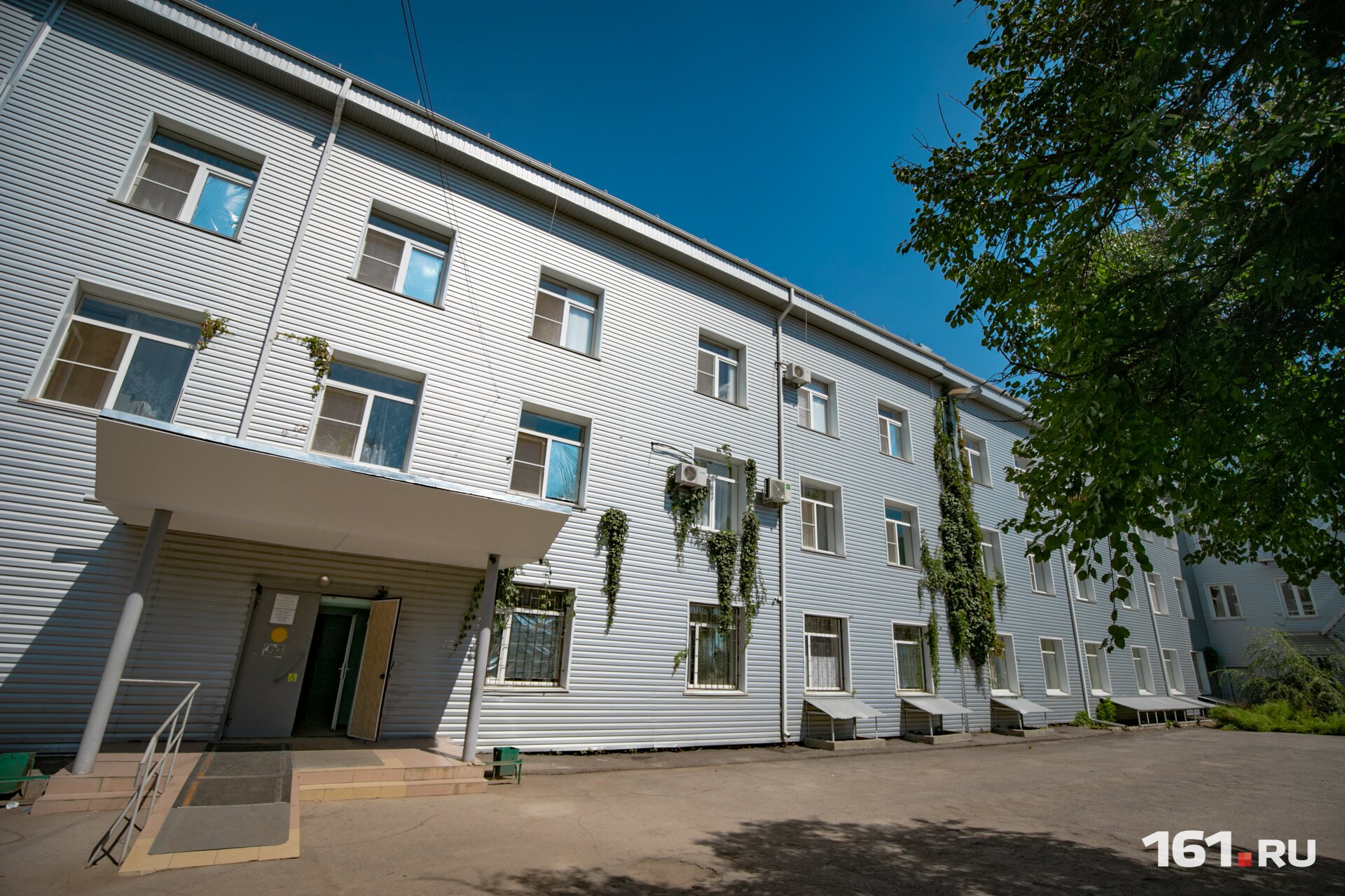 Раненых шахтеров доставили в центральную городскую больницу Раненых шахтеров доставили в центральную городскую больницу