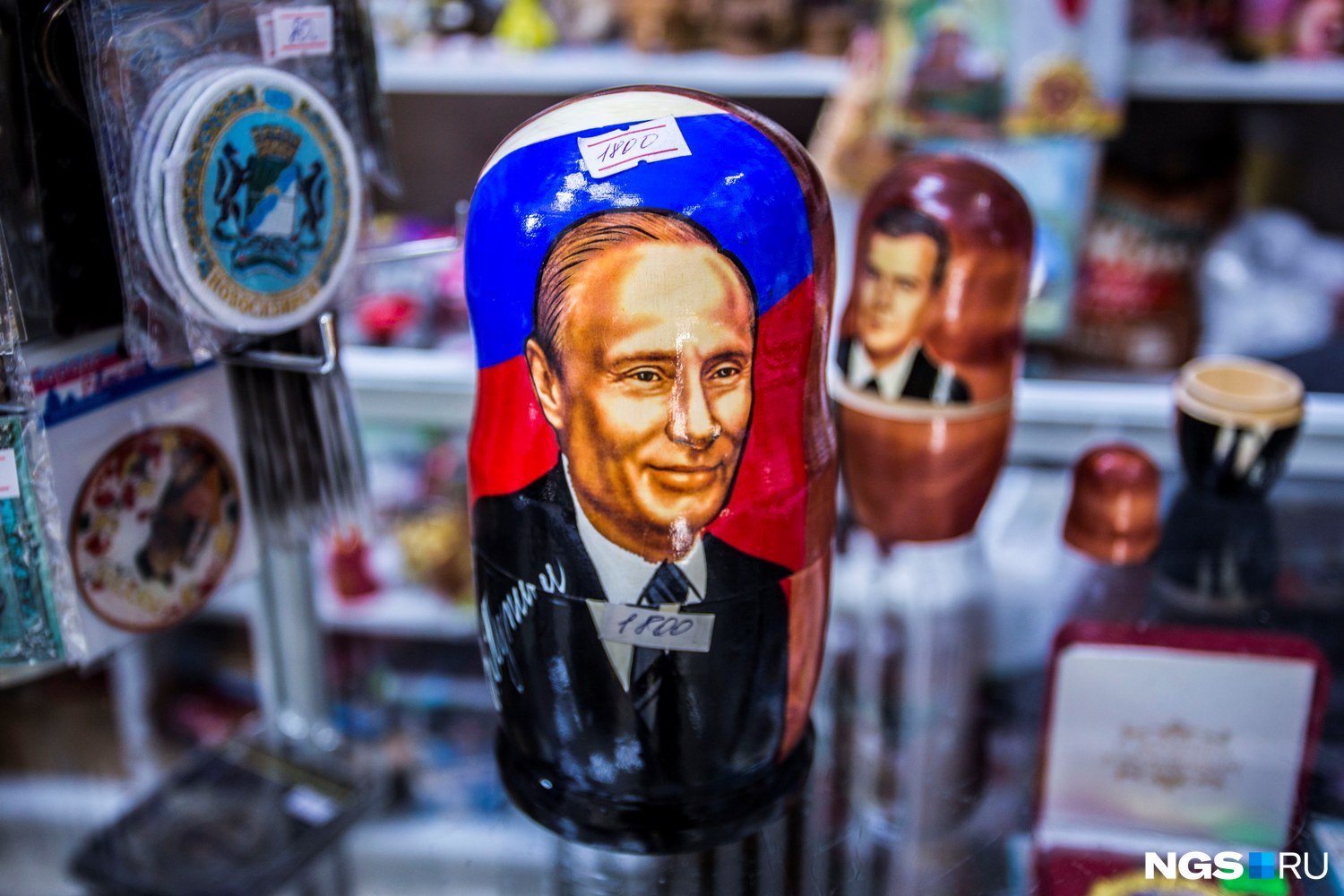 Президентская матрёшка — внутри Путина поместились Медведев, Ельцин и некоторые главы СССР 