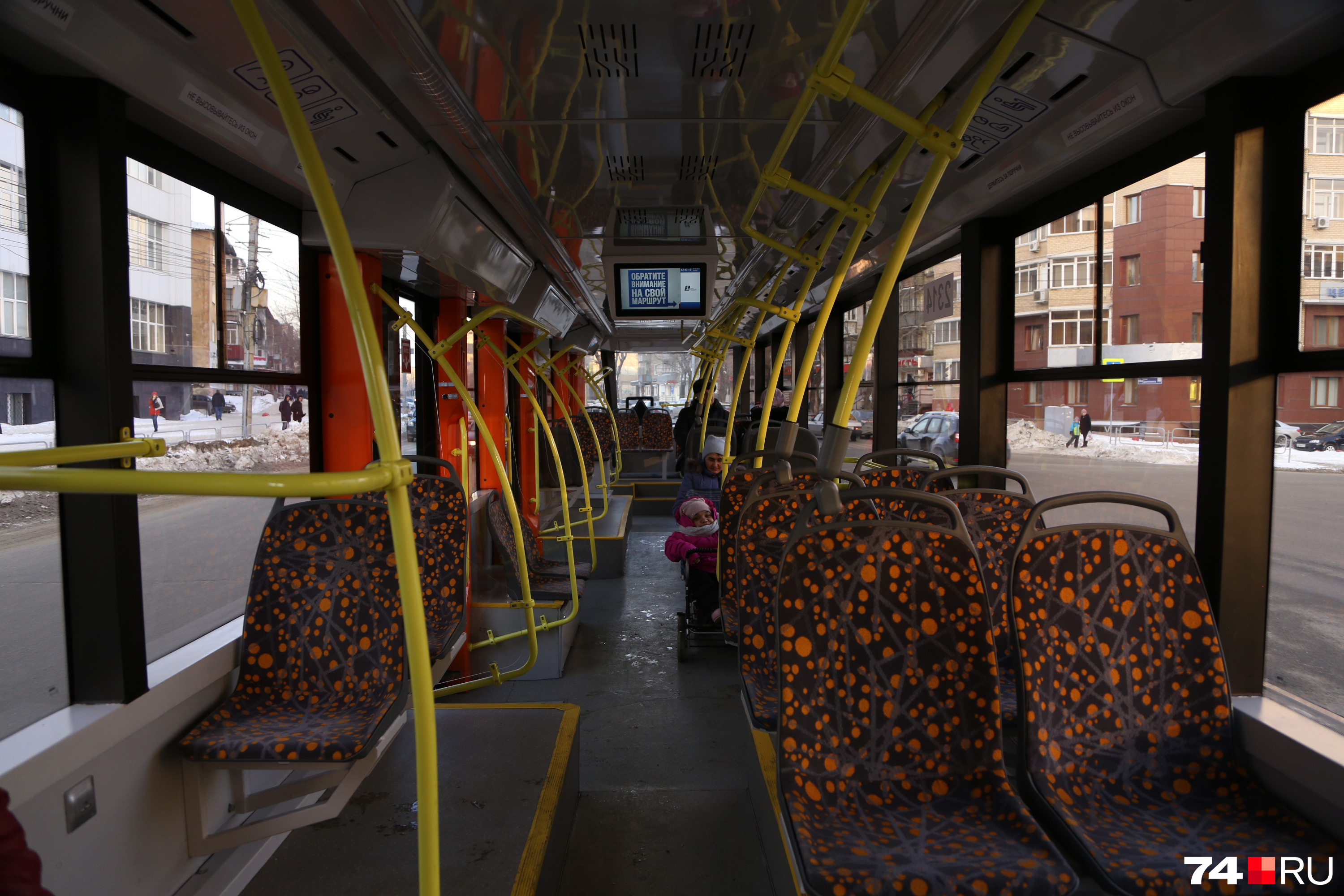 Трамвай может перевозить до 175 пассажиров одновременно