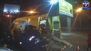 Видео: спасатели вытащили двух пострадавших из дымящейся «Мазды» на Димитровском мосту