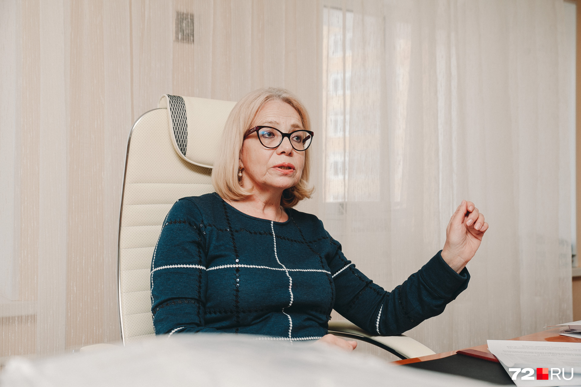 59-летний главврач Ирина Кукарская работает в акушерстве 37 лет. Она говорит, что самая важная работа — быть причастным к рождению ребёнка. С этим ведь нельзя не согласиться 59-летний главврач Ирина Кукарская работает в акушерстве 37 лет. Она говорит, что самая важная работа — быть причастным к рождению ребёнка. С этим ведь нельзя не согласиться