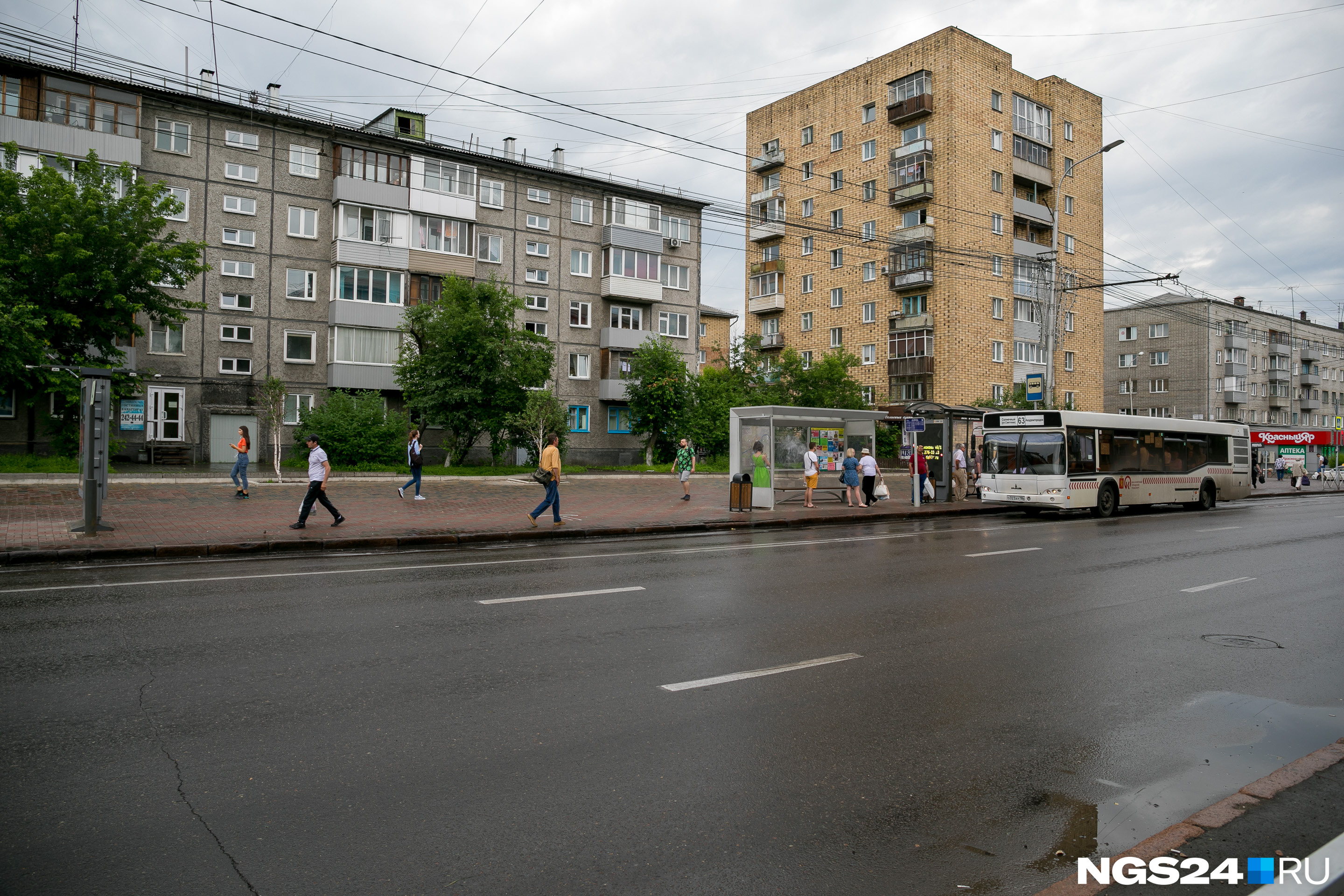 Большинство компаний из павильонов перебрались на 1-й этаж соседнего дома на первой линии Большинство компаний из павильонов перебрались на 1-й этаж соседнего дома на первой линии