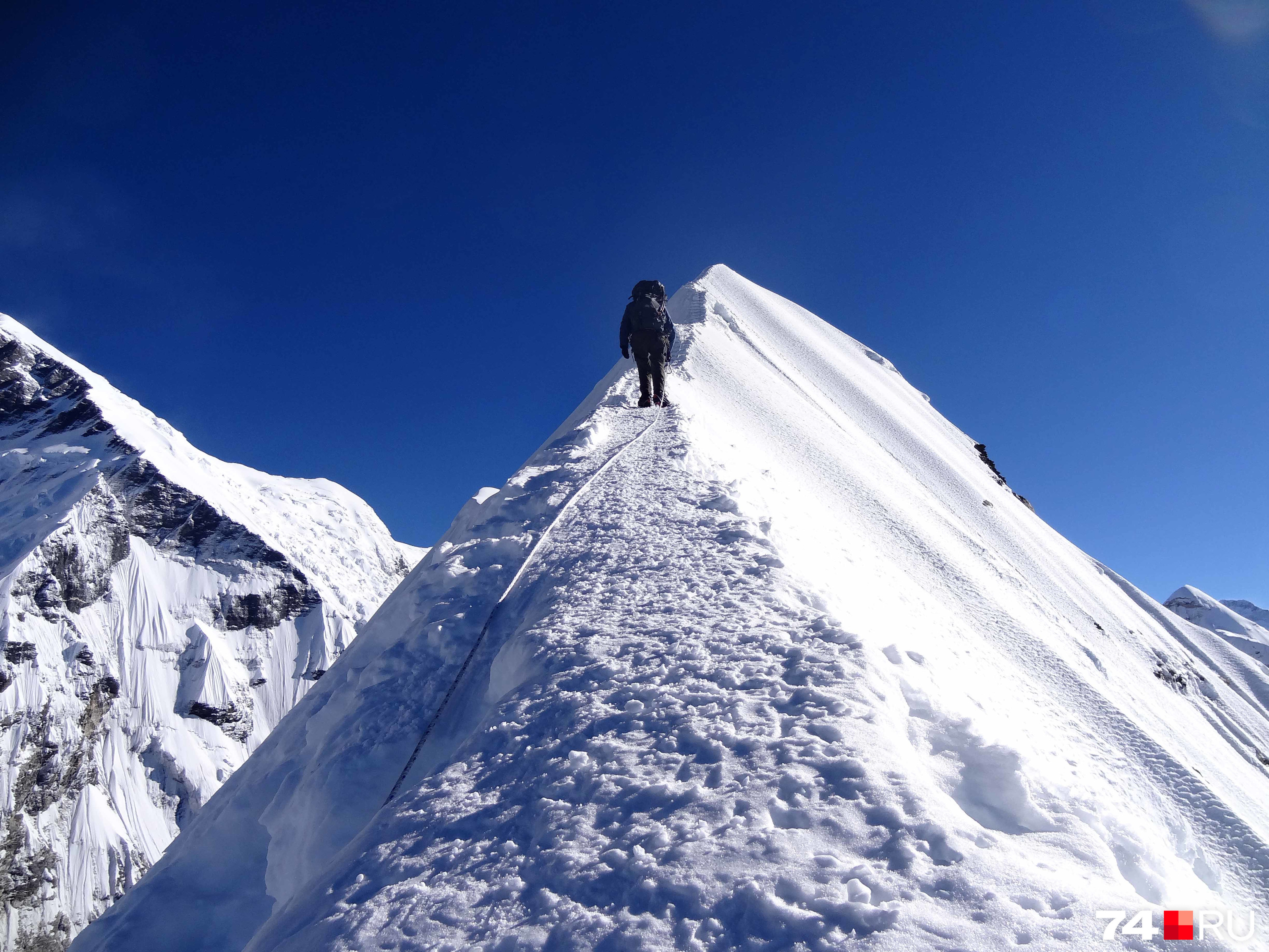 В Непале он пока поднимался до уровня 6200 метров