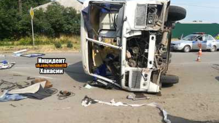 Виновником аварии с автобусами в Минусинске назвали пьяного водителя авто. Но обвиняют перевозчиков