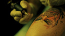 Жителя Ростовской области заставили замазать татуировку в виде нацистской свастики