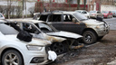 В Ростове на улице Козлова сгорели три дорогие иномарки