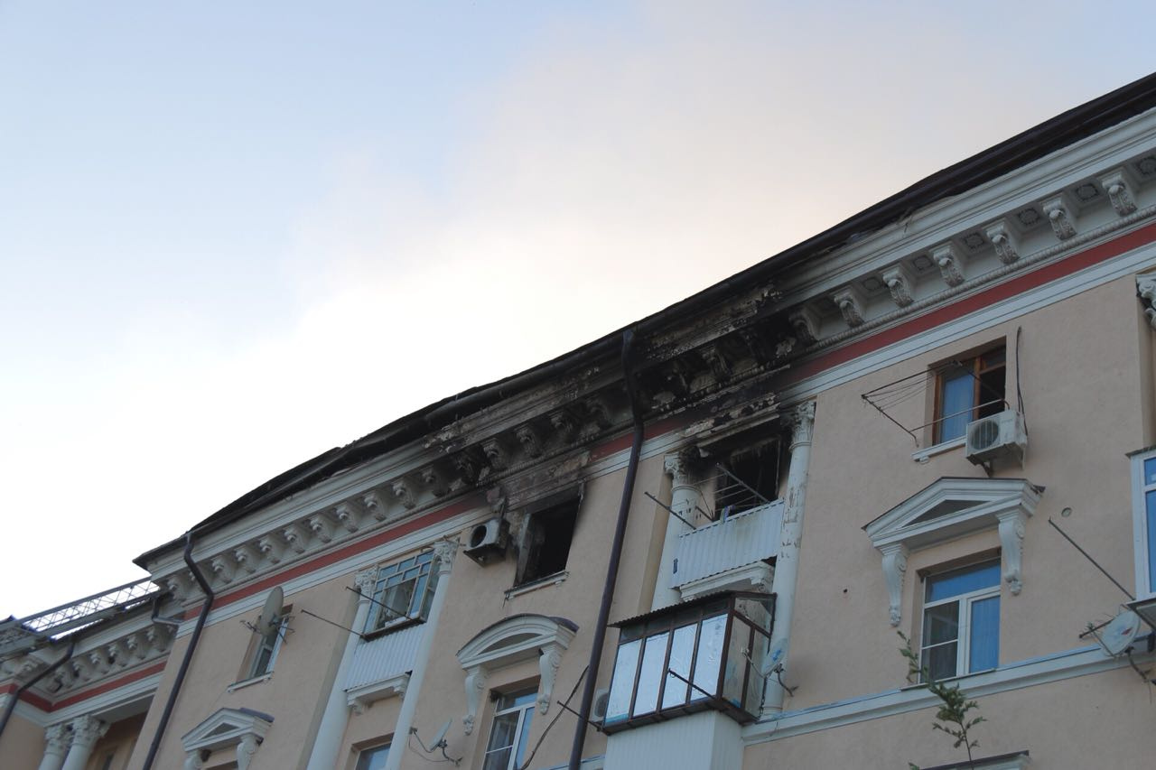 Пожар начался на четвертом этаже Пожар начался на четвертом этаже