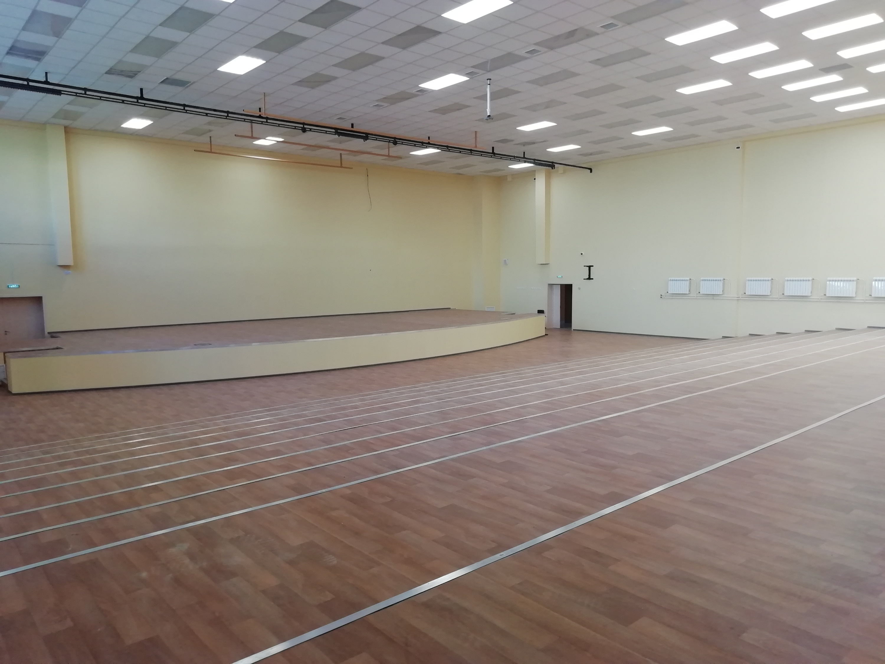 В школе планируют скомплектовать профильный класс для футболистов и гимнасток В школе планируют скомплектовать профильный класс для футболистов и гимнасток