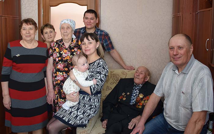 Ивану Кузнецову 93 года, и у него большая семья