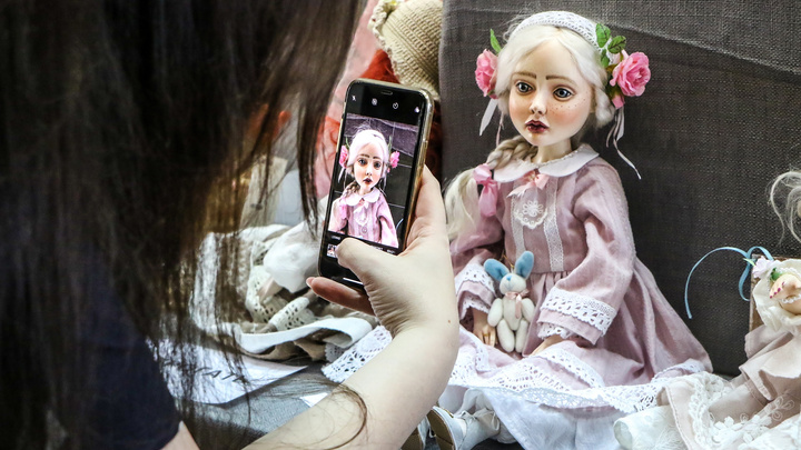 Мать драконов и огненно-рыжая ведьма. В Нижнем Новгороде открылась выставка кукол