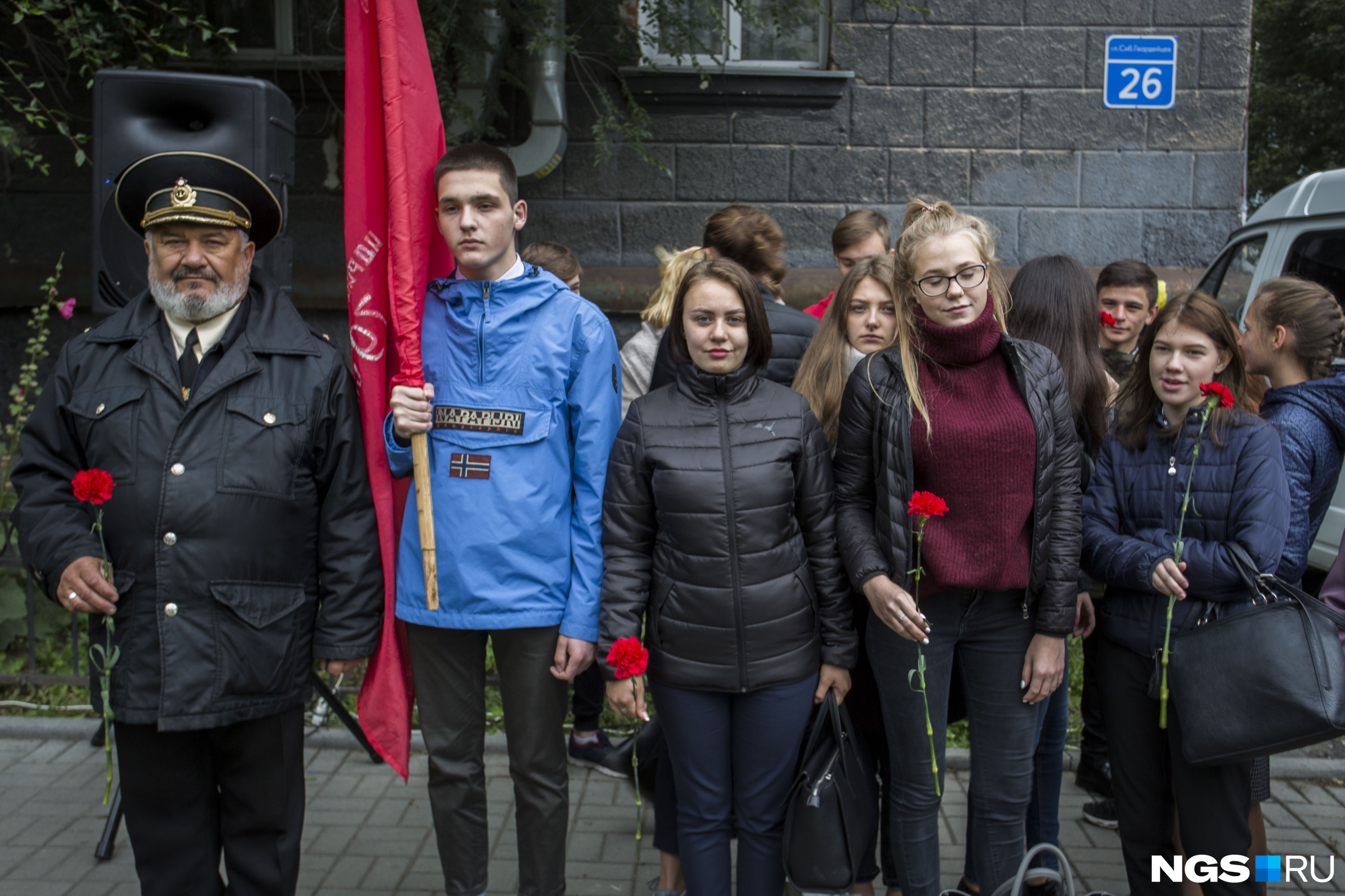 На митинге собралось больше 100 человек, рассказали в центре «Молодёжный» Кировского района (один из организаторов акции)
