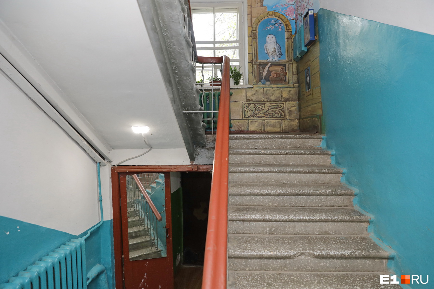 Разрисованный подъезд и лифт - Александровская 79, к.2 - Всеволожский форум