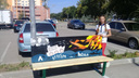 Подростки-художники увековечили стихи Маяковского на скамейках в Самаре