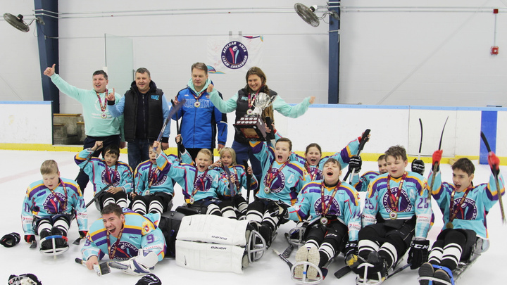 Школьники из Красноярска выиграли международный турнир по паралимпийской версии хоккея в Канаде