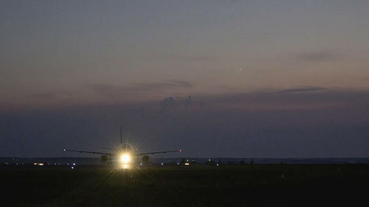 «Потерял сознание»: в Челябинске экстренно посадили самолёт из-за плохого самочувствия пассажира
