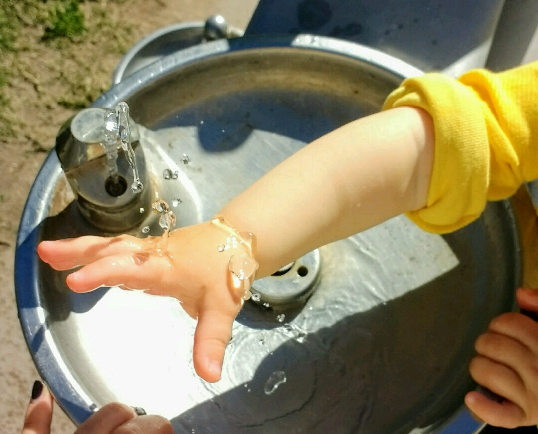 Фонтанчики с водой в Аризоне приспособлены для взрослых, детей и даже животных Фонтанчики с водой в Аризоне приспособлены для взрослых, детей и даже животных