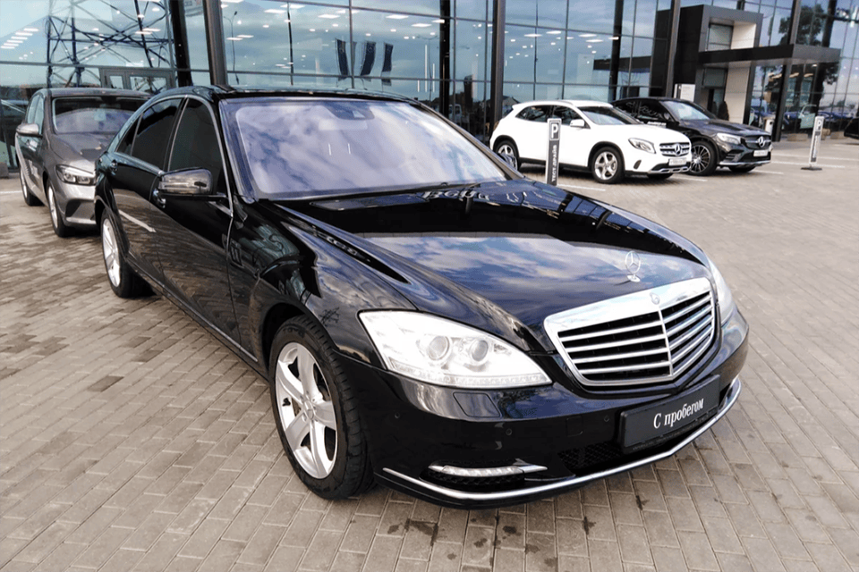 Mercedes-Benz S-класса 2013 года Mercedes-Benz S-класса 2013 года