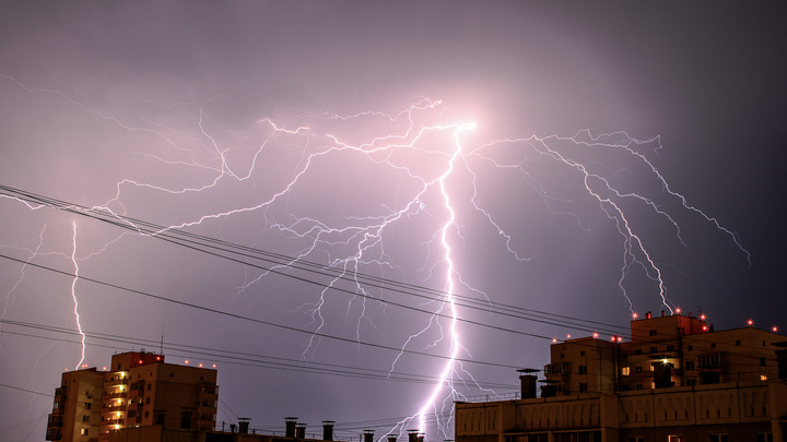 Грянет гром: южноуральцев предупредили о приближении грозы и штормового ветра