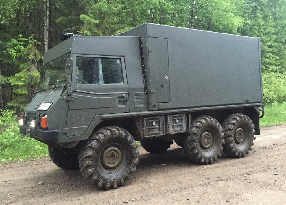 Армейский грузовичок Pinzgauer с приводом <nobr class="_">6 х 6</nobr>