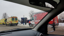 В Ярославле на бок перевернулась маршрутка с людьми: к месту ДТП примчались четыре машины скорой