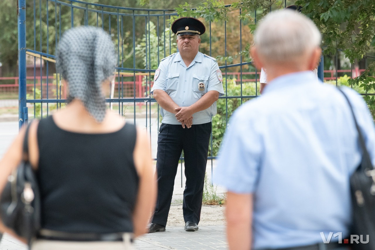 Полицейские не мешали волгоградцам высказывать своё мнение Полицейские не мешали волгоградцам высказывать своё мнение