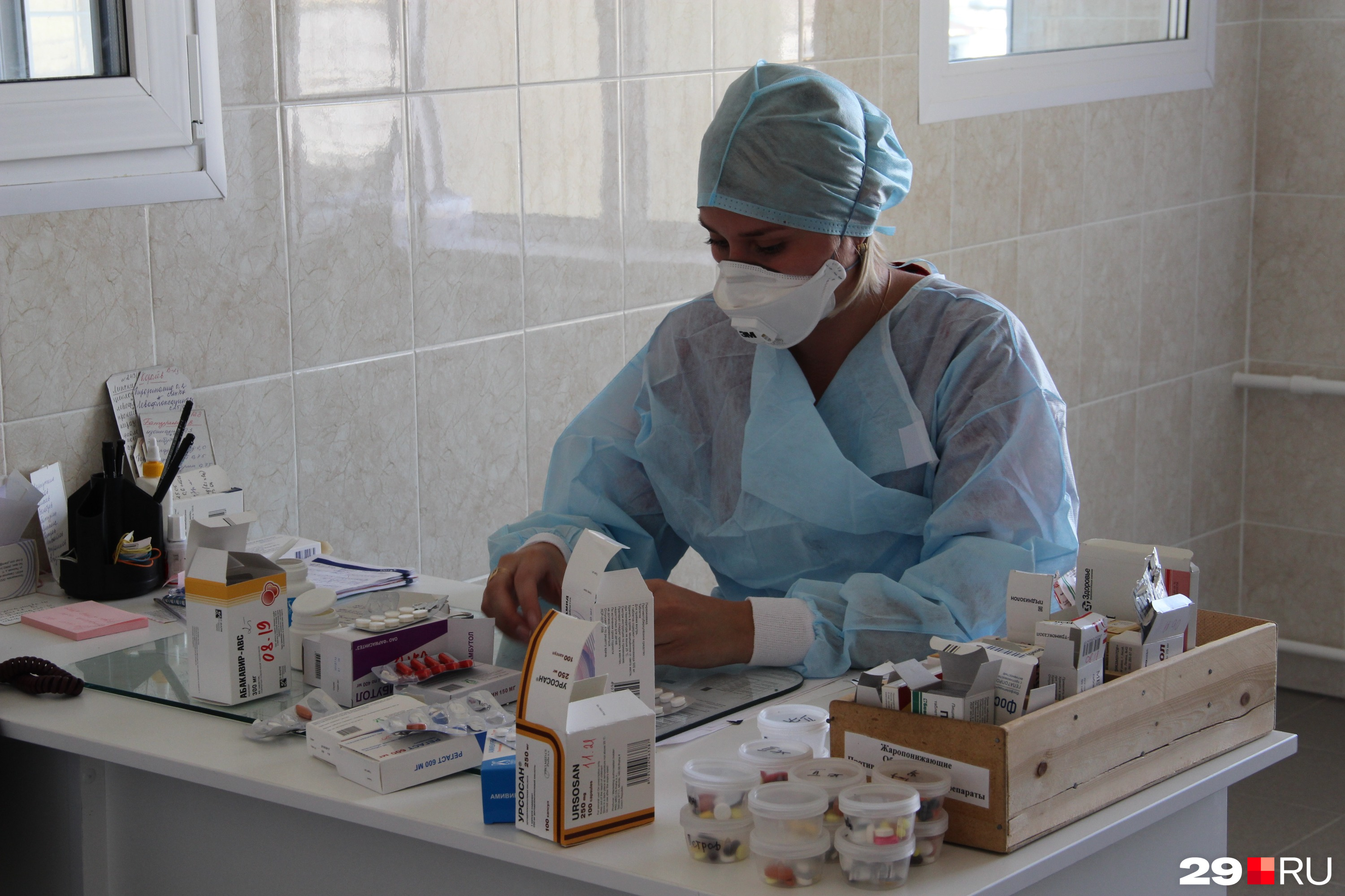 Медикаменты пациенты получают только в присутствии медработника. Тот отмечает каждый прием препаратов