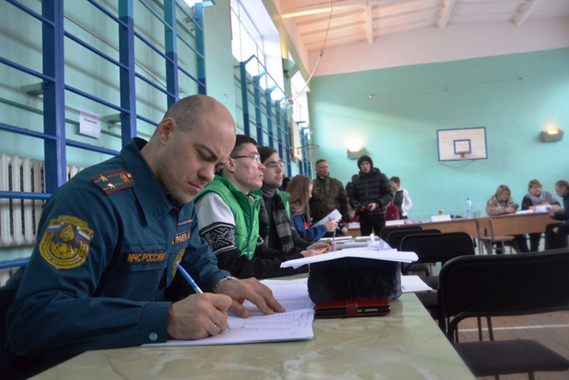 На месте работают спасатели, пожарные, кинологи, психологи, представители силовых ведомств и администраций, волонтёры На месте работают спасатели, пожарные, кинологи, психологи, представители силовых ведомств и администраций, волонтёры