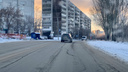 Новосибирские улицы начали поливать химией и посыпать каменной крошкой