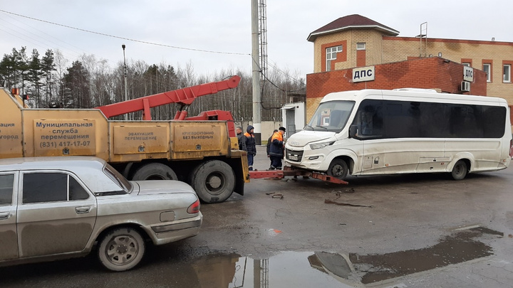 Бомж у руля: компанией, перевозившей нижегородцев в Дзержинск, руководит бездомный