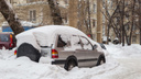 Новосибирец взломал кафе и зарылся в снегу под припаркованной машиной