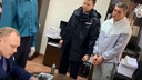 Подозреваемый в жестоком избиении частично признал вину. Опубликованы кадры с допроса