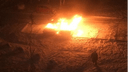Поджигатель, спаливший ночью две машины в Ленинском районе, попал на видео