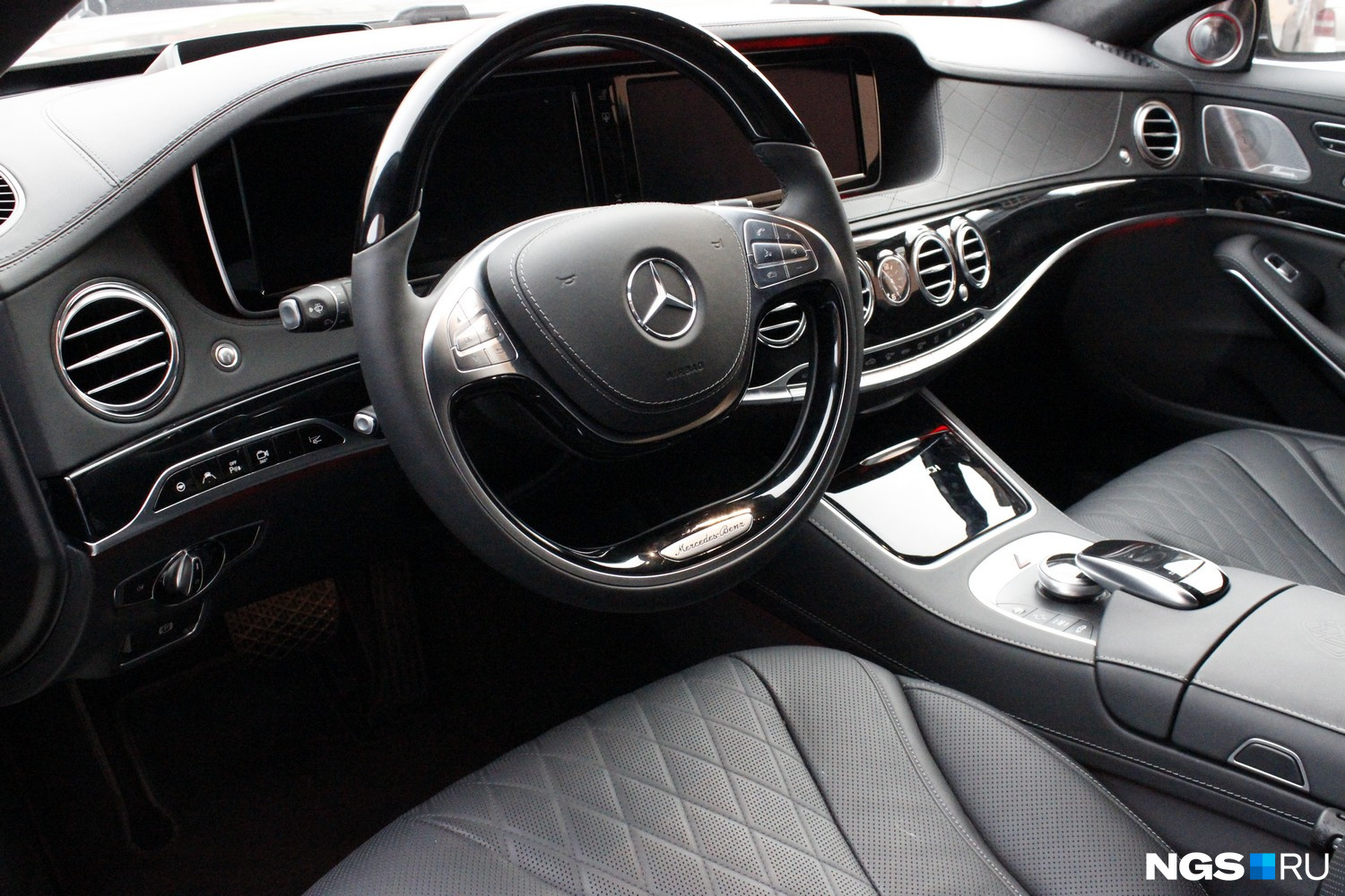 Салон Mercedes-Maybach Салон Mercedes-Maybach