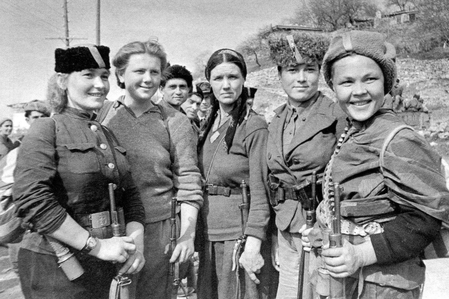 Девушки во время войны 1941-1945
