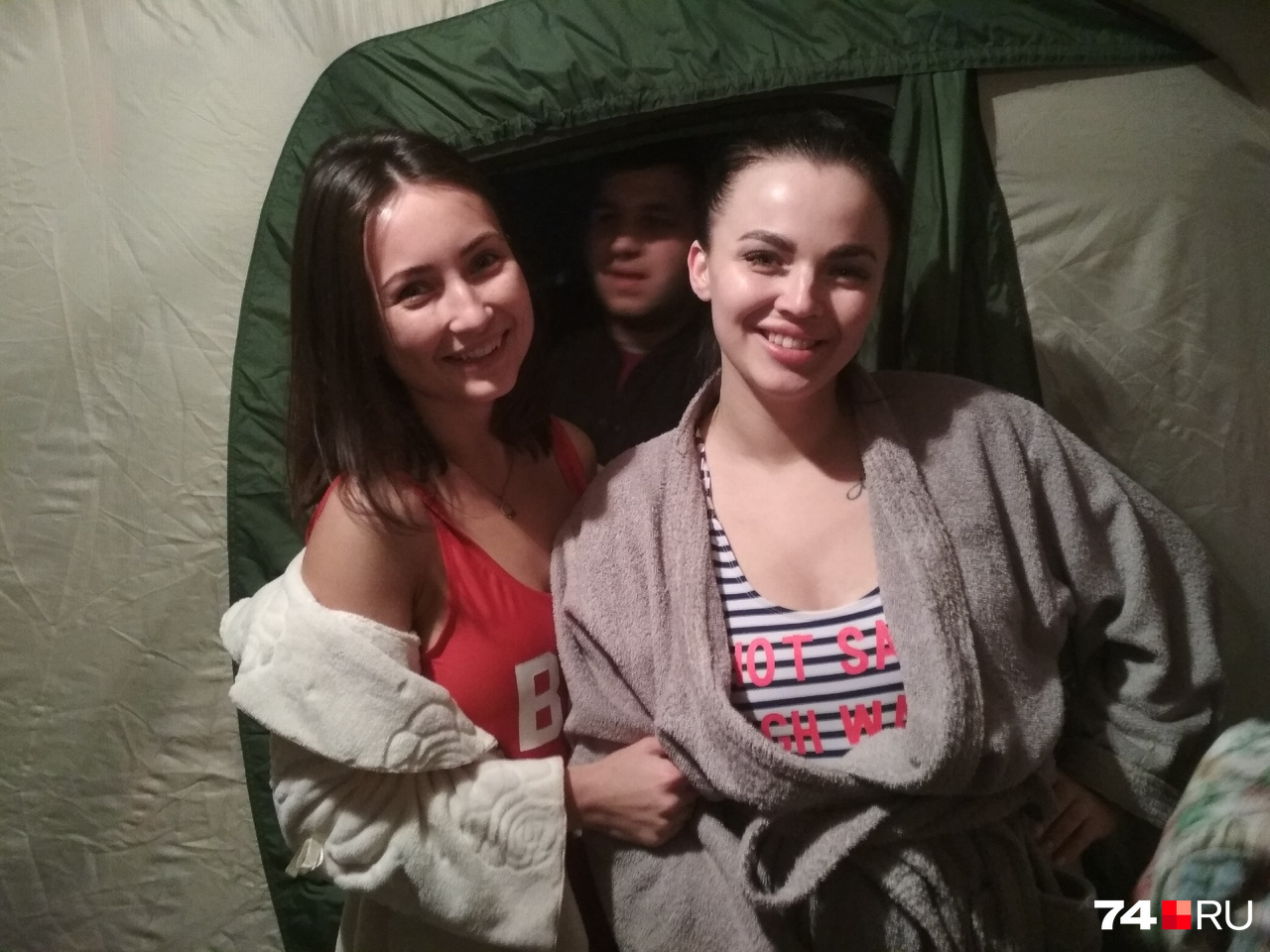 Девчонки, приехавший на Шершни, говорят, что хотят проверить себя Девчонки, приехавший на Шершни, говорят, что хотят проверить себя
