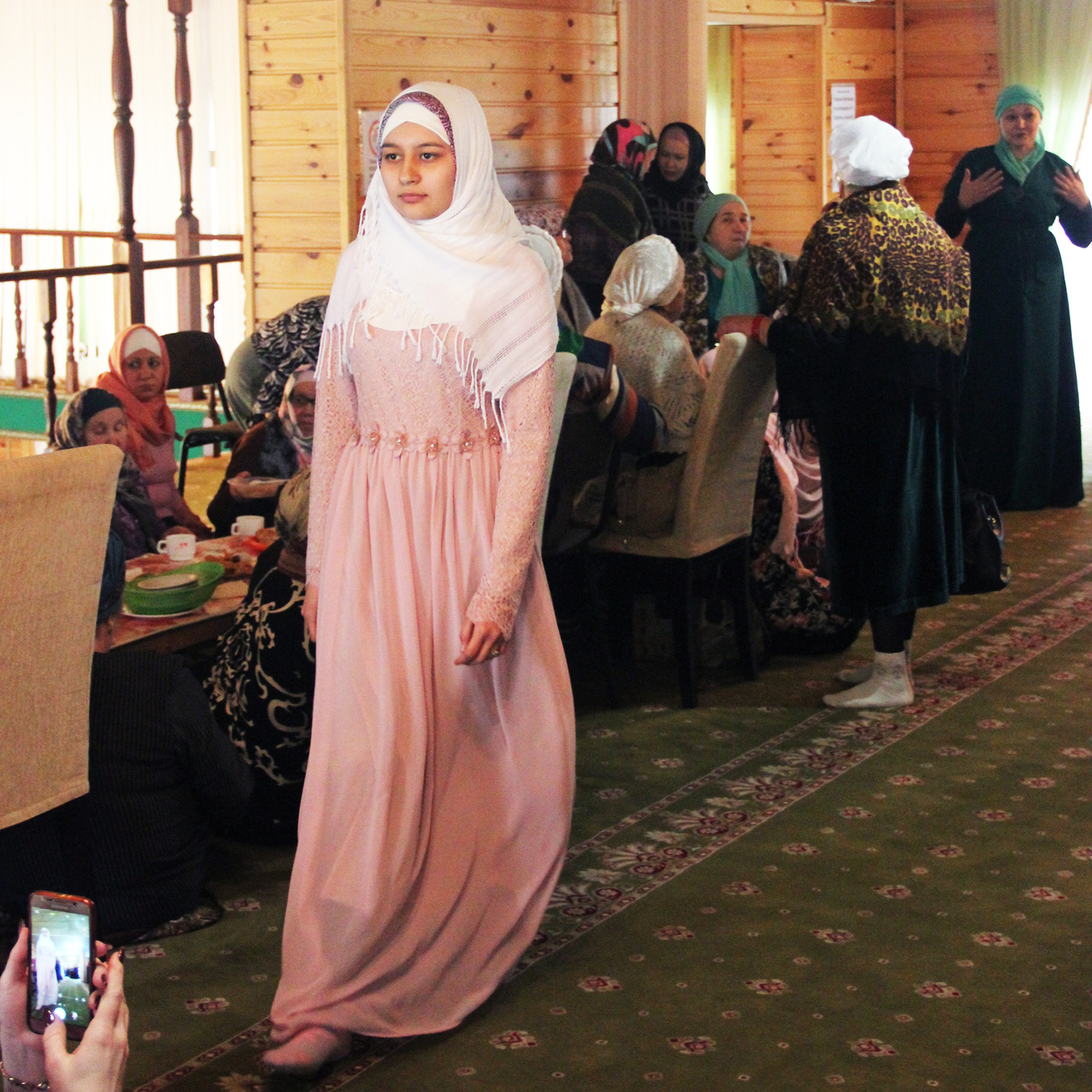 Показ одежды прошёл на втором этаже в женской половине мечети