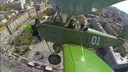 Видео с крыла самолёта: над Новосибирском пронёсся зелёный бомбардировщик