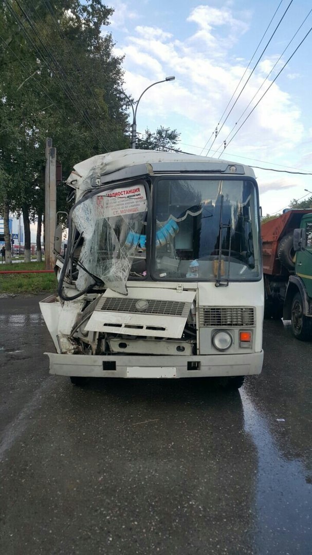 Автобус №189 после аварии