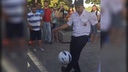 Полицейский, чеканивший мяч на набережной Ростова, рассказал о внезапно обрушившейся на него славе