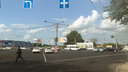 На перекрёстке перед «Гигантом» на Мочищенском шоссе сделали разметку, которая путает автомобилистов