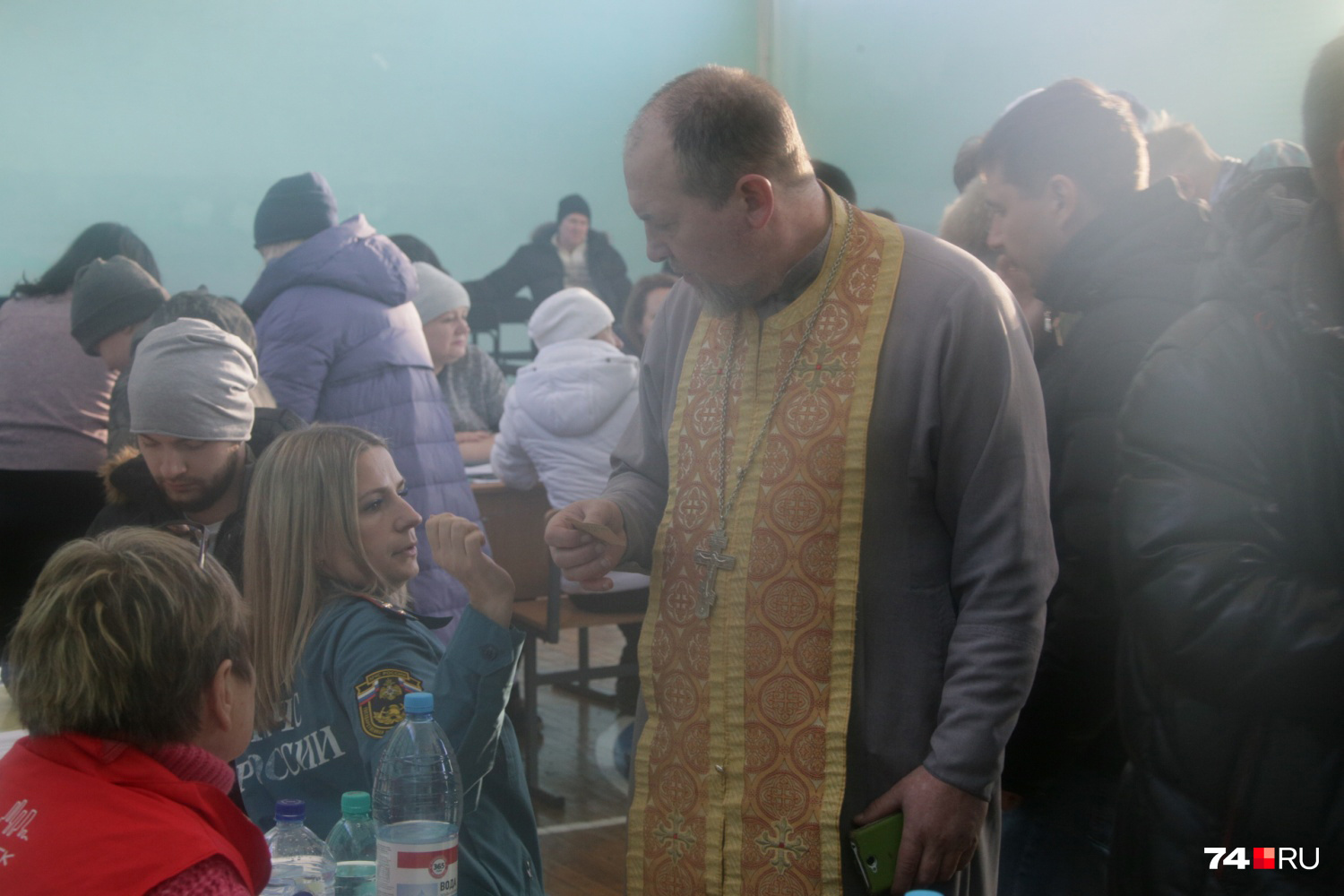 В штабе в Магнитогорске священнослужители уже оказывают помощь