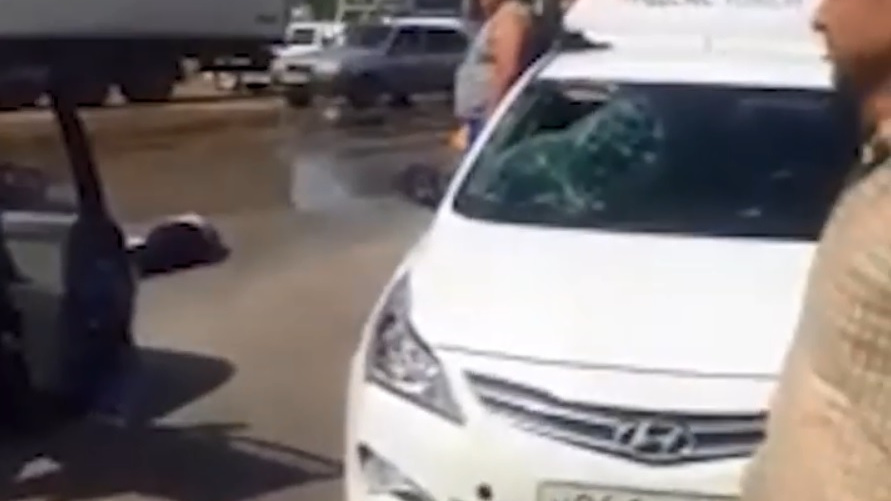 Решил срезать дорогу: в Башкирии неосторожный пешеход попал под колеса такси