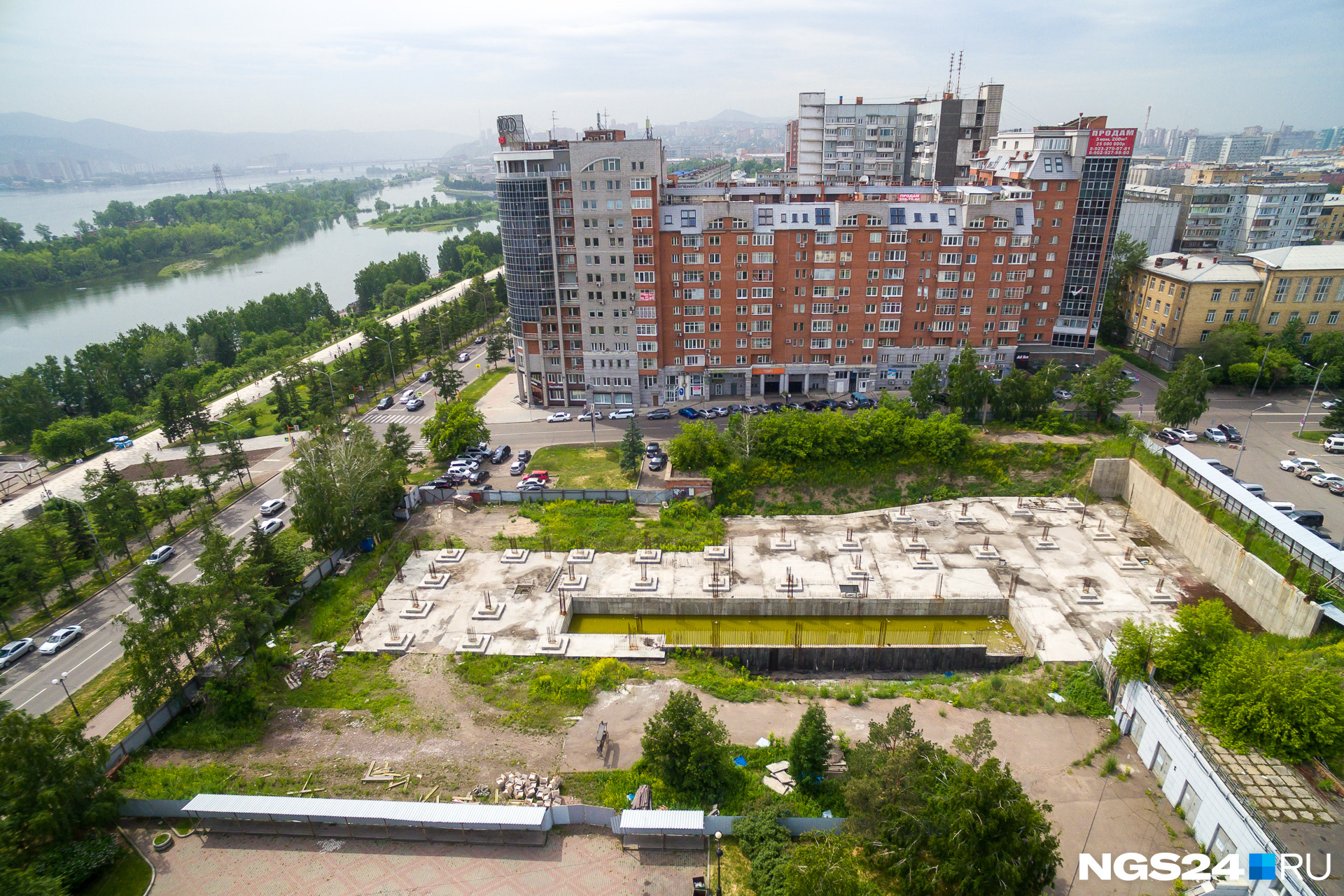 Вид на будущую гостиницу, которую должен достроить УСК «Сибиряк»