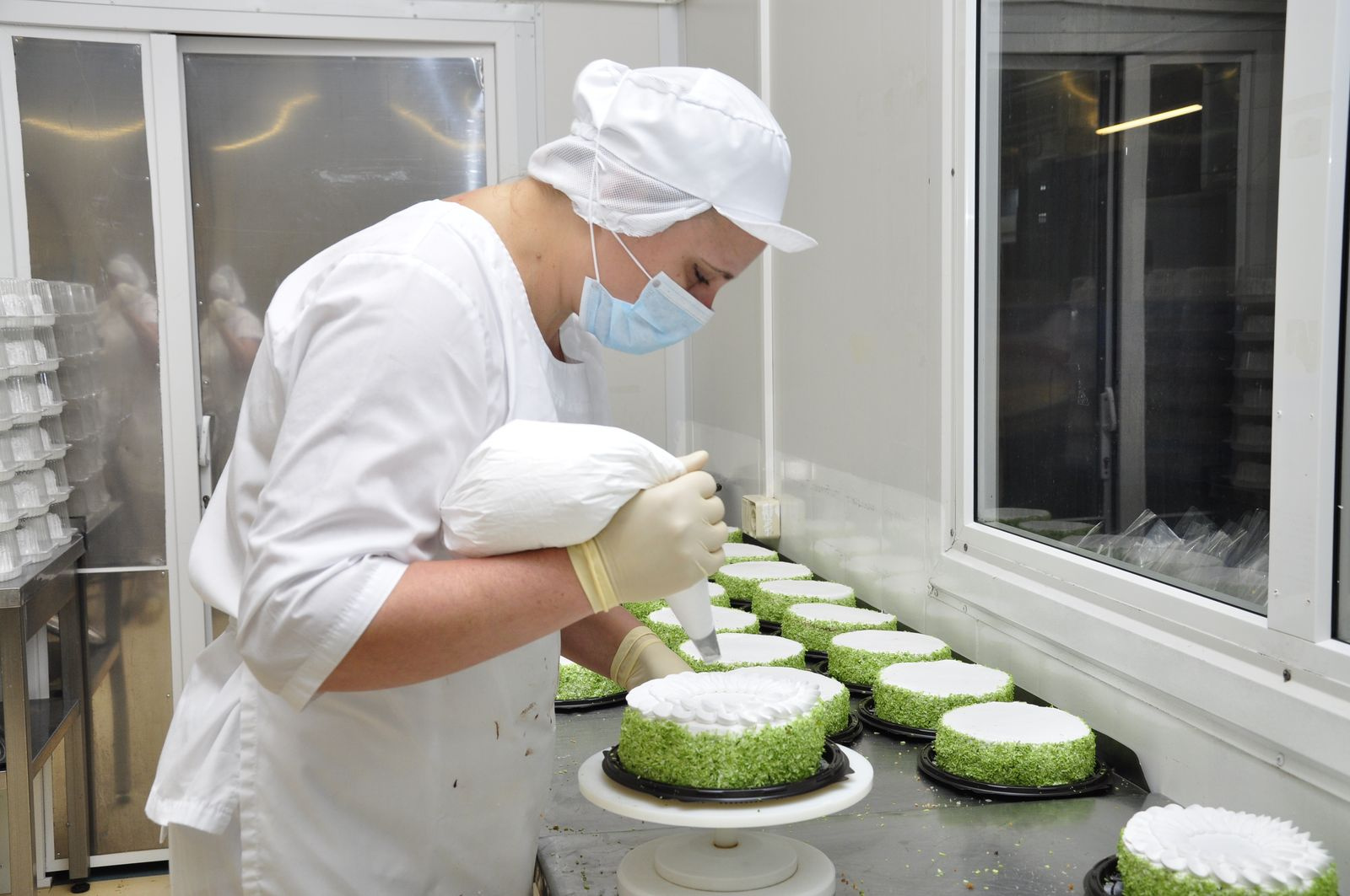 Технологи проверяют продукцию прямо с витрины, видят ее такой, какой она предстает перед покупателем