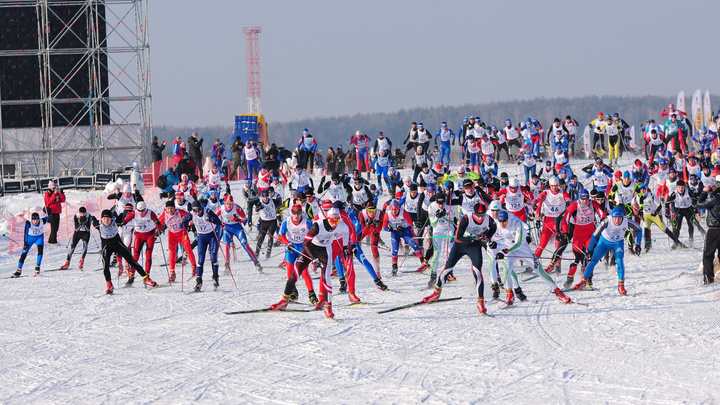 "Бросай курить!": в Екатеринбурге заработали первые лыжные базы